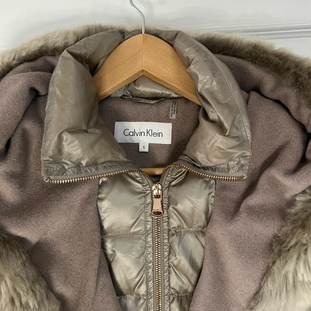 Calvin Klein Size Small - image 5